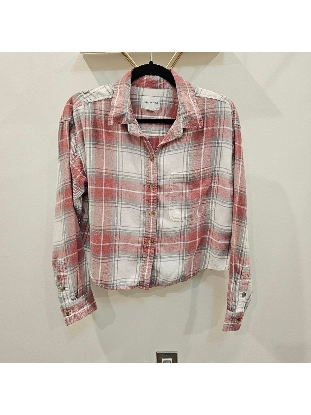 American Eagle Plaid Cropped Button Up Shirt Muted Red Gray Size Medium - Picture 8 of 14